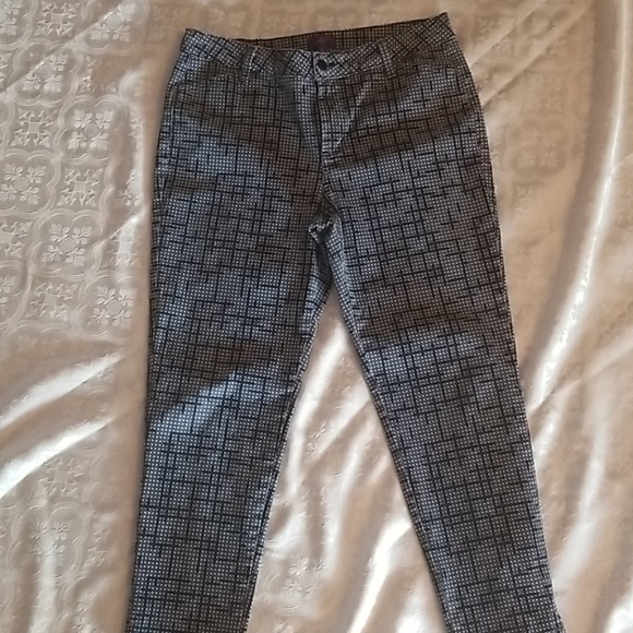 NYJD Sateen Denim Jeans - Picture 3 of 6